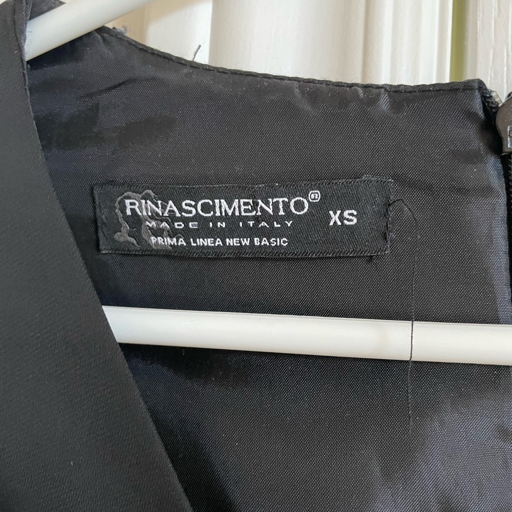 Black satin type dress - Picture 3 of 3